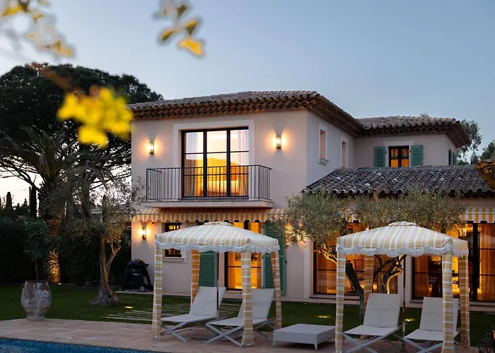 Magnifique Riva Avec Piscine Aux Salins * Сен-Тропе